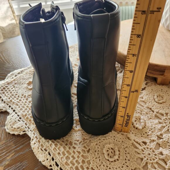 Steve Madden Women's Bettyy1 Combat Side-Zip and Lace-up Boot size 8 - Picture 8 of 9